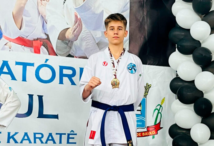 Timboense conquista medalha e garante vaga na seleção de karatê