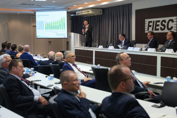 Resultados econômicos de Santa Catarina têm destaque em encontro de lideranças empresariais na Fiesc
