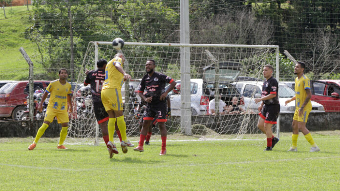 Emoção, gols e penalidades na Taça Alwin Schumann