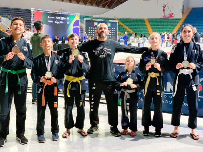 Atletas garantem medalha no Jiu-Jítsu