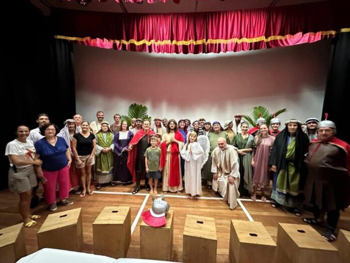 Uma emocionante apresentação ressurgiu para celebrar a Sexta-feira Santa.