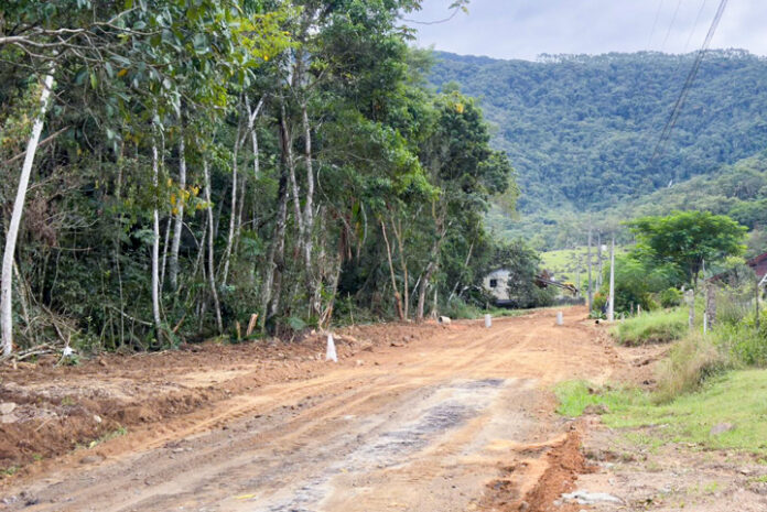 Obra de pavimentação asfáltica do São Pedrinho