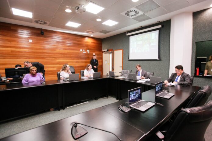 Saúde aprova mês dedicado à conscientização da doença de Parkinson em SC