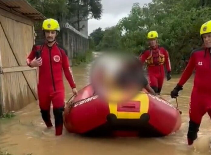 - CBMSC – atendimento de ocorrência em São José, neste domingo, 14 de abril