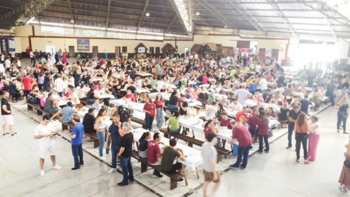 Churrascada Beneficente do Rotary Club de Timbó é sucesso