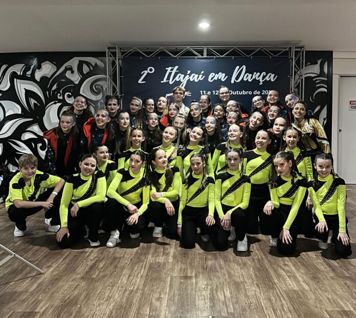 TIMBO- DANÇA ITAJAÍ - MENFIS Grupo de Dança Alinne Schlemper