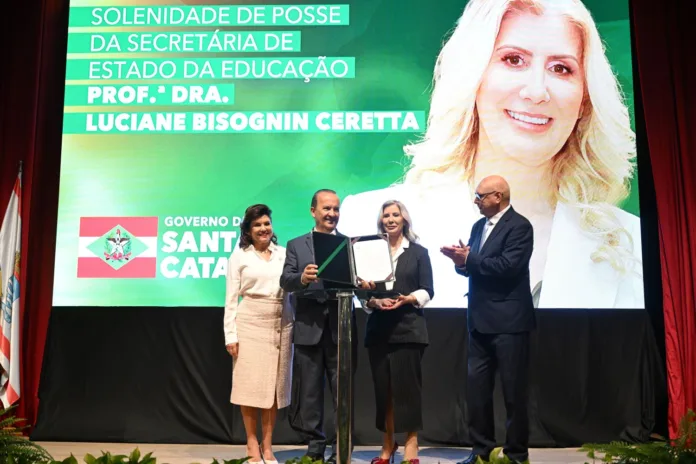 Governador dá posse a Luciane Ceretta como secretária da Educação de Santa Catarina