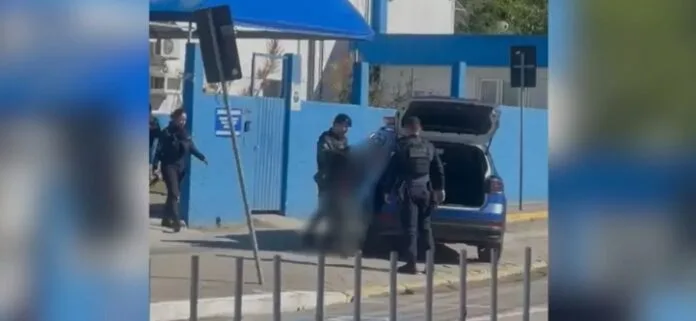 Homem-invade-escola-696x321 Homem em surto invade escola em Santa Catarina e assusta colaboradores