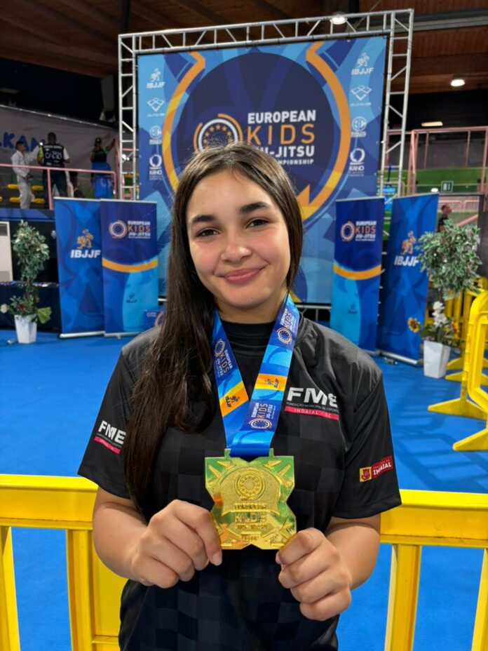 Melissa Nicoletti conquista o título de campeã europeia de Jiu-Jitsu KIDS IBJJF 2025