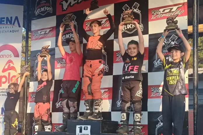 Pilotos de Indaial na 2ª Etapa da Copa Ramalho de Velocross: um show de velocidade e adrenalina!