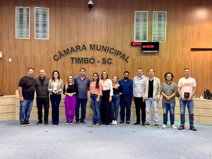 Câmara de Timbó debate contas municipais e projetos em Sessão Ordinária