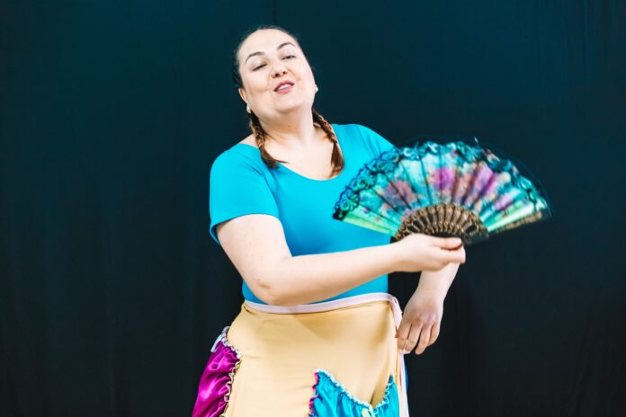 Contação de histórias gratuita leva magia e inclusão ao Vale do Itajaí