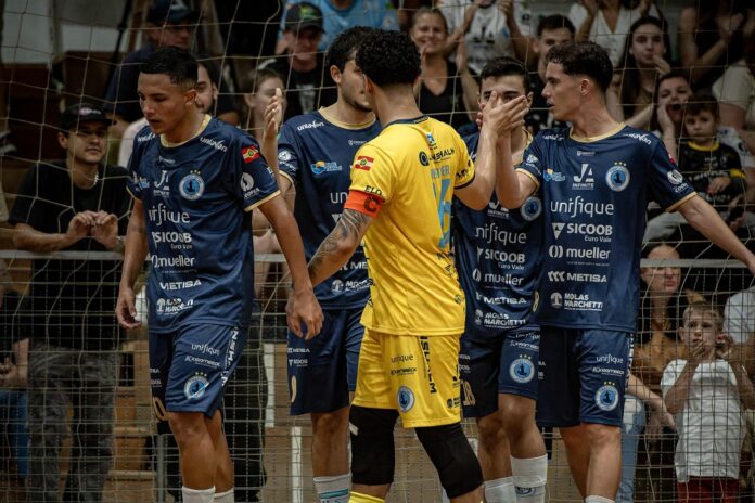 Timbó Futsal leva a melhor contra a Yeesco/Balcam pelo Catarinense Sub-18