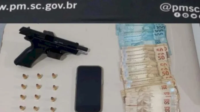 Polícia Militar cumpre mandado de prisão de foragido condenado a 72 anos de prisão