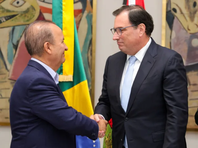 Governador Jorginho Mello transmite cargo ao presidente do Tribunal de Justiça de SC para liderar missão internacional à Ásia