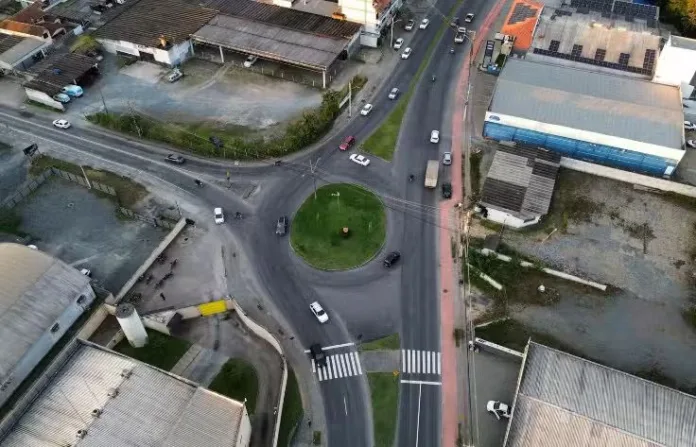 Com a revitalização da Rua 2 de Setembro, rotatória da Rua Fritz Spernau passa por mudanças a partir de terça-feira.