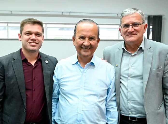 Doutor Pedrinho garante R$ 9 milhões em investimentos estaduais