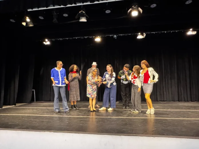 Comédia teatral agita Indaial neste terça-feira