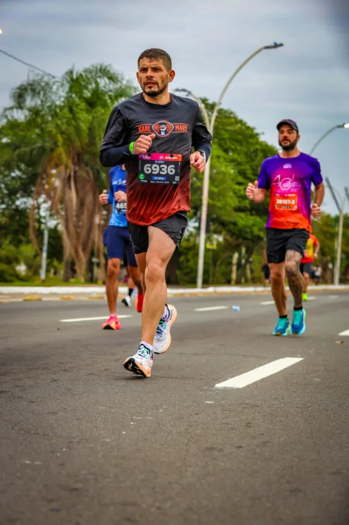 Atletas do Projeto Semente Brilham na 40ª Maratona Internacional de Porto Alegre DA REDAÇÃO
