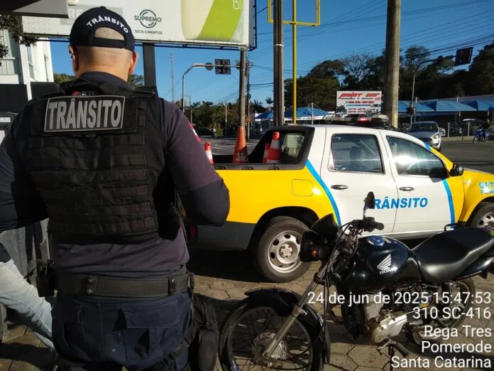 Imagem-do-WhatsApp-de-2025-06-25-as-10.06.10_20ae81ad-696x522 Homem é preso em Pomerode com motocicleta furtada