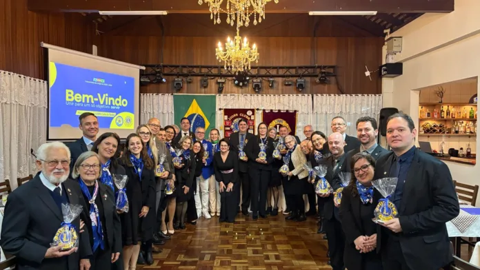 Lions Clube de Timbó celebra posse e 59 anos de serviço