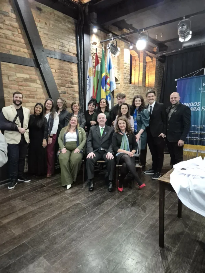 Rotary de Timbó celebra posse com olhar no futuro