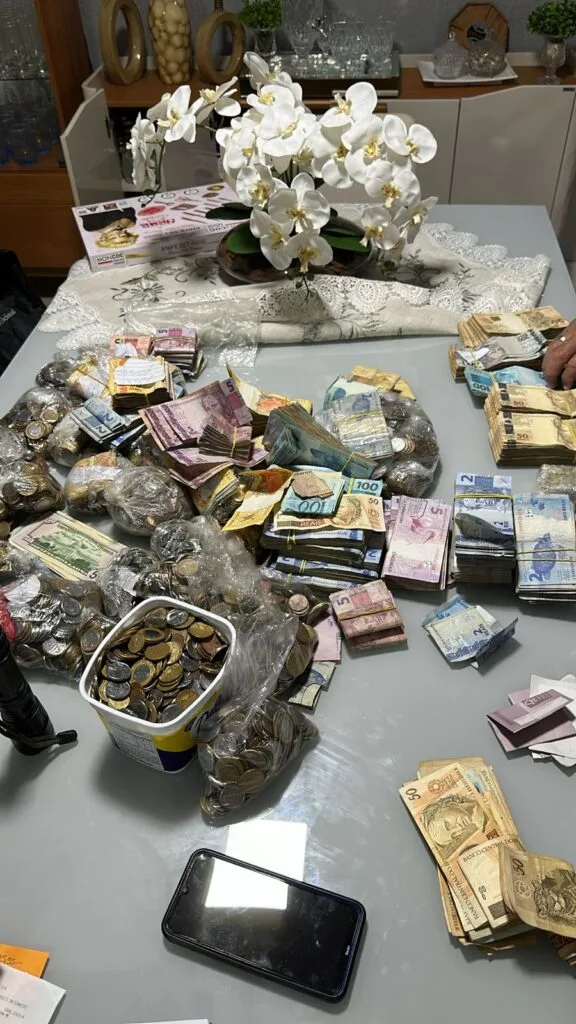 WhatsApp-Image-2025-06-24-at-14.20.00-576x1024 Polícia Civil deflagra operação contra grupo envolvido em furtos e roubos de cargas e comércios