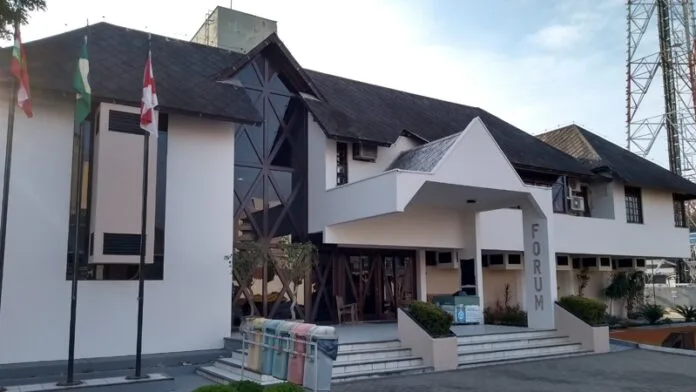 Médico é condenado por homicídio de feto por negar atendimento a gestante em Indaial