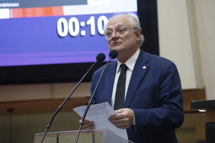 Dr. Vicente protocola projeto para combater assédio online e cyberbullying contra pessoas com deficiência em SC