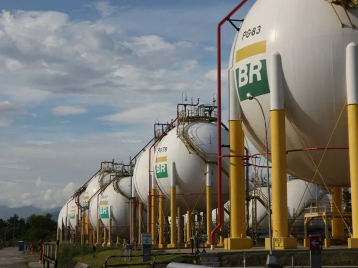 Petrobras reduz em 14% preço do gás natural para distribuidoras