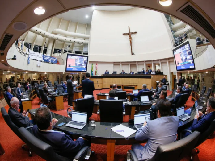 Deputados aprovam cadastro estadual de pessoas em situação de rua