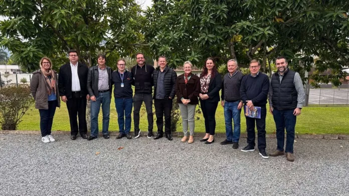 Escola Barão de Blumenau avalia abertura de unidade em Timbó