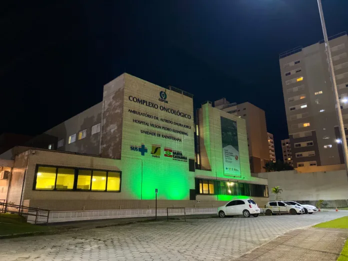 Julho Verde: Santa Catarina alerta para o câncer de cabeça e pescoço com ações no Cepon