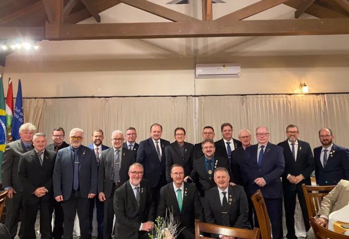 Gratidão e novos começos no Rotary Club de Timbó Pérola do Vale