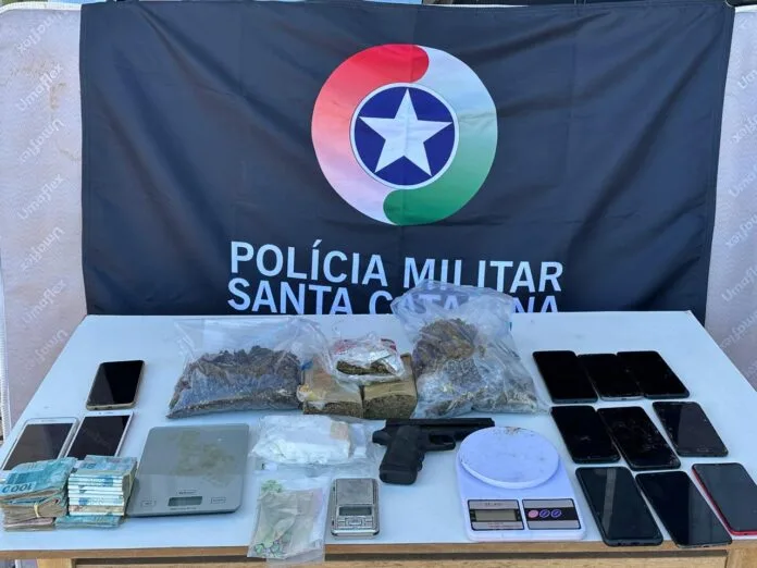 PM realiza grande apreensão de drogas no bairro Testo Rega, em Pomerode