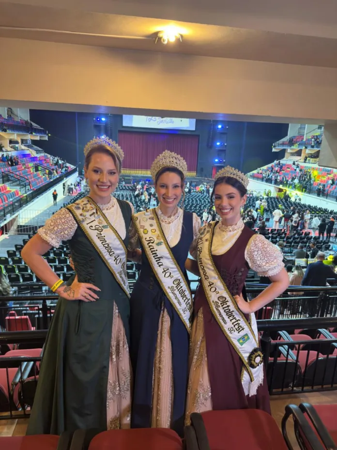 Oktoberfest Blumenau marca presença no Festival de Dança de Joinville