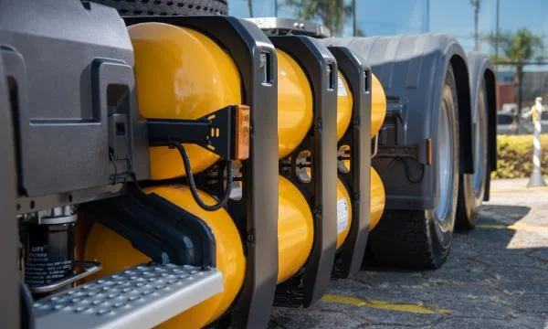Frotas de caminhões a gás Impulsionam a descarbonização do transporte em SC: SCGÁS lidera transição energética