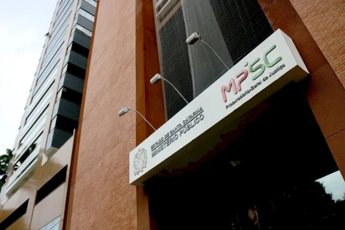 Homem que estuprou as três filhas é condenado a 40 anos de prisão