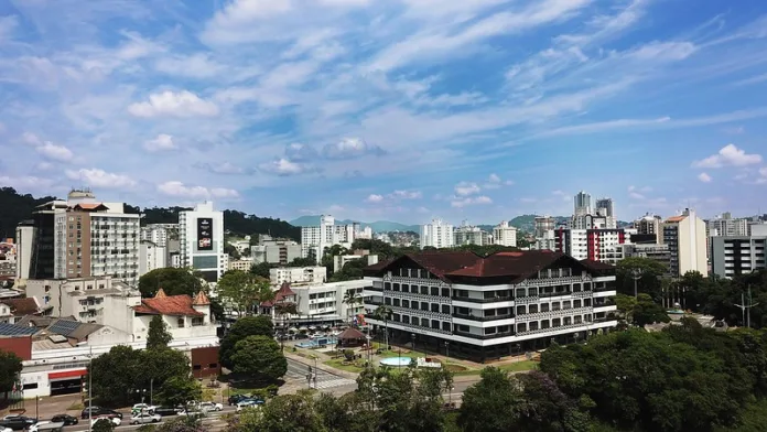 Prefeitura de Blumenau adota sistema 100% digital para admissão de servidores