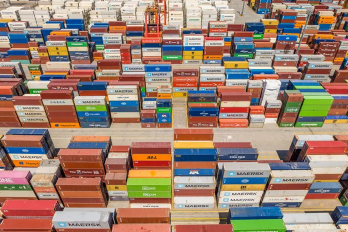 Movimentação de cargas nos portos de SC cresce 5,2% no primeiro semestre de 2025