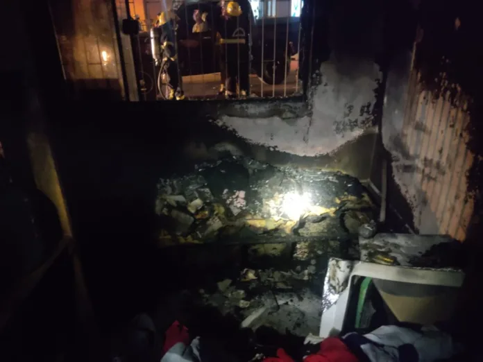 Incêndio atinge galpão de reciclagem em Indaial