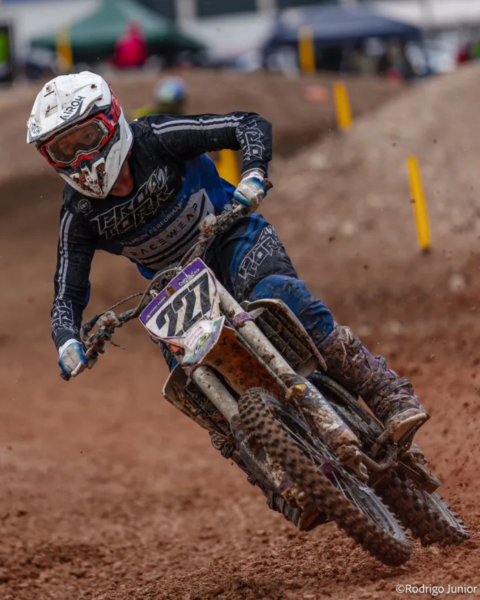 Victor Gabriel triunfa no Velocross Júnior e leva Ouro em Etapa Nacional