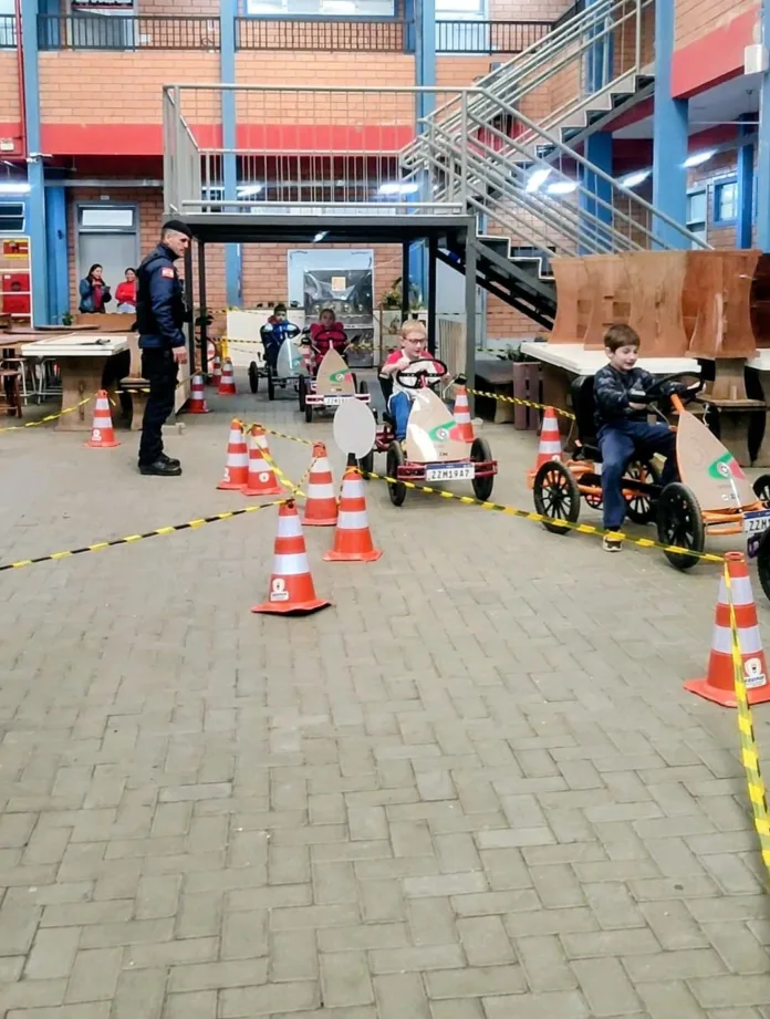 Escolas municipais de Timbó recebem ação de educação para o trânsito