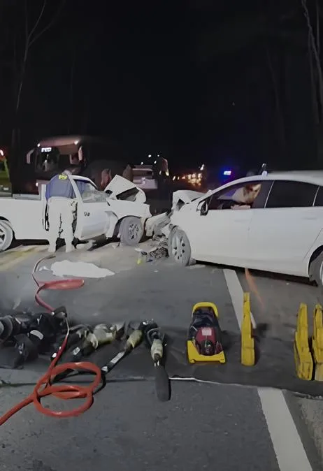 Colisão na BR-470 deixa seis pessoas feridas