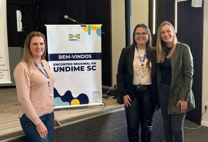 Timbó participa de Encontro Regional de Dirigentes da Educação