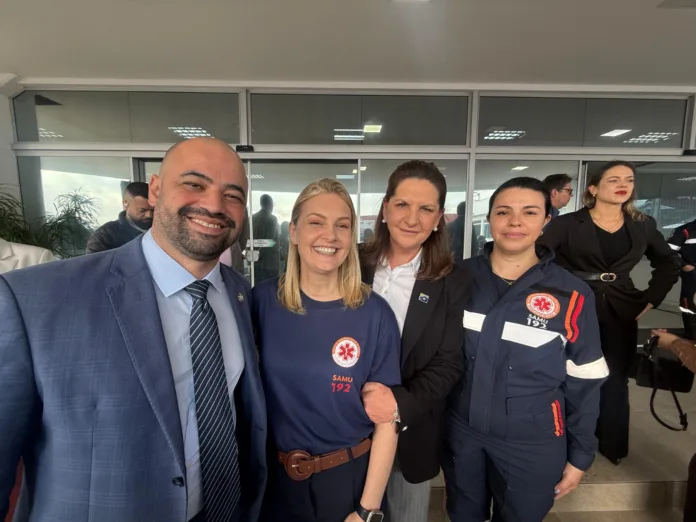 Indaial recebe novos uniformes para equipe do SAMU