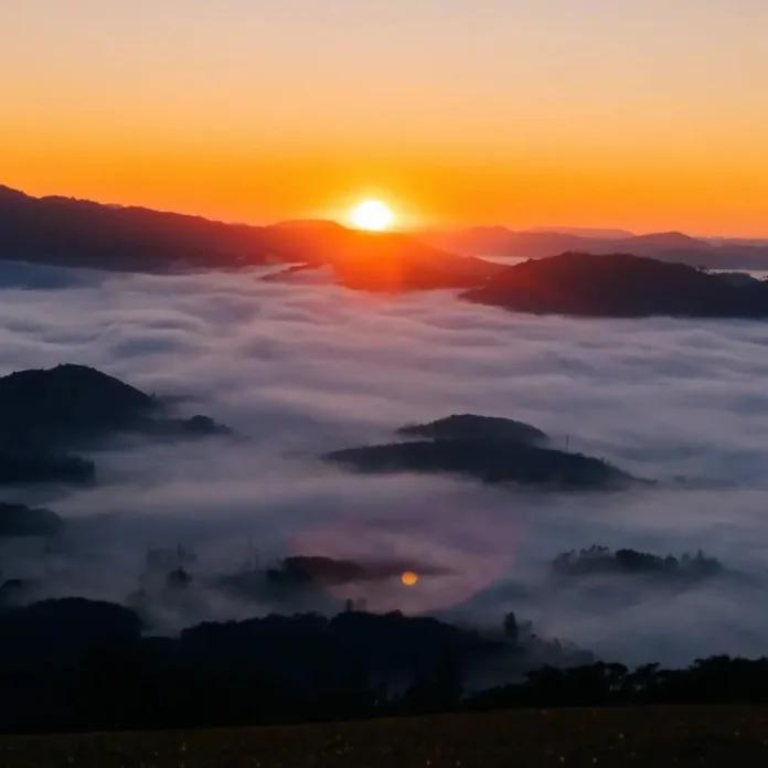 Previsão do tempo em SC: semana começa com nevoeiro, chuva no Litoral e risco de temporais a partir de terça (19)