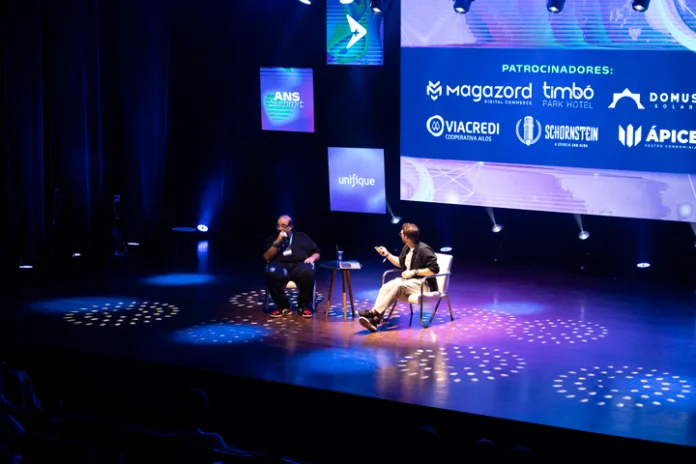 ANS Summit 2025 em Timbó reuniu grandes nomes do marketing e vendas