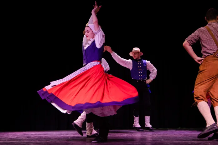 Primeira Mostra de Dança em Indaial reúne mais de 600 bailarinos