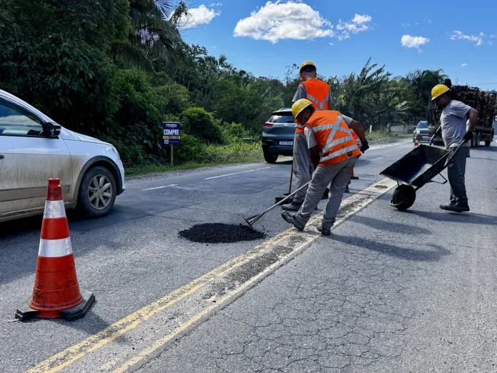 Prefeitura de Indaial retoma Operação Tapa-Buraco na Rua Dr. Blumenau
